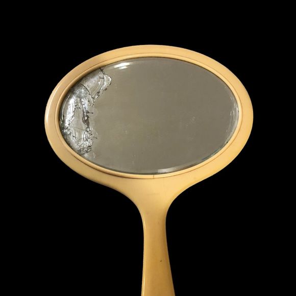 MCM Vanity Beauty Set w/Initials MRM; Bakelite? Collectible Pieces Replacement - Picture 8 of 8